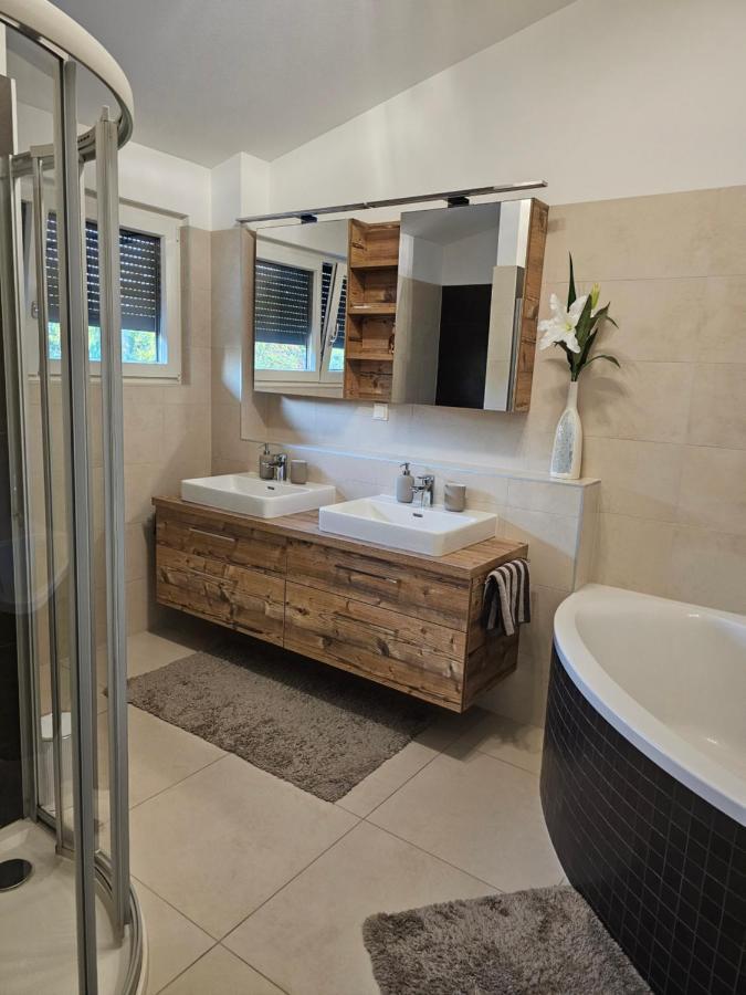 Cosy & Elegant Cityhouse With Garden Wien Exteriör bild